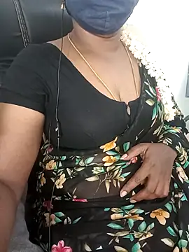 Snapshot of Tamil-hotwife chatting on September 19, 4:58 am Tamil-hotwife online show from September 19, 4:58 am