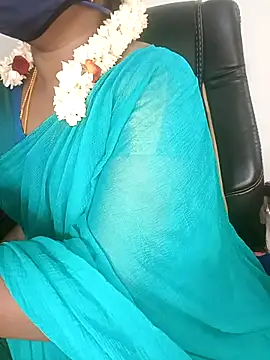 Snapshot of Tamil-hotwife chatting on October 17, 4:26 am Tamil-hotwife online show from October 17, 4:26 am