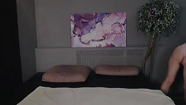 Snapshot of EveLibston chatting on December 17, 3:06 am EveLibston online show from December 17, 3:06 am