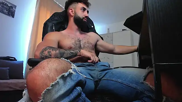 liamaesthetic online show from June 9, 8:26 am