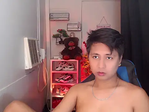 khael moreno online show from November 25, 7:14 pm