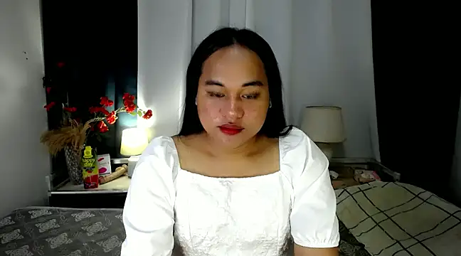 Snapshot of bettina_love chatting on December 11, 10:14 am bettina love online show from December 11, 10:14 am