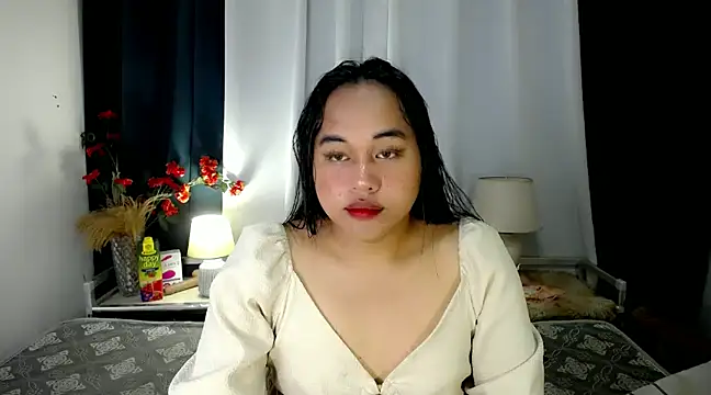 Snapshot of bettina_love chatting on December 14, 11:29 am bettina love online show from December 14, 11:29 am