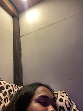 Snapshot of bettina_love chatting on November 19, 5:13 pm bettina love online show from November 19, 5:13 pm