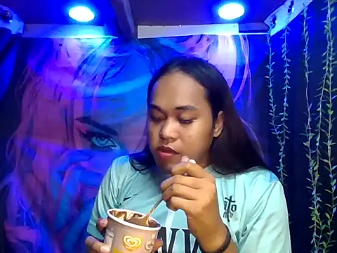 Snapshot of bettina_love chatting on November 24, 2:39 pm bettina love online show from November 24, 2:39 pm