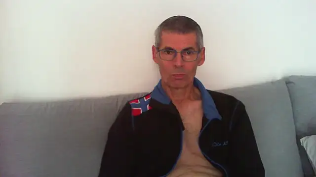 Manuchao 666 online show from June 13, 7:50 am