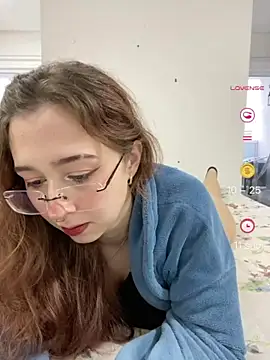 Snapshot of tsuki_chan_on chatting on June 20, 5:27 pm tsuki chan on online show from June 20, 5:27 pm