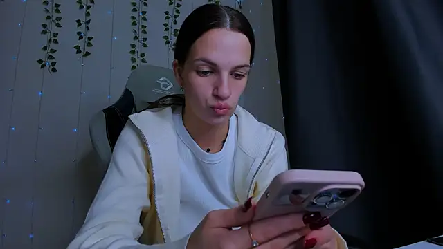 KarlaSim online show from October 17, 2:41 pm