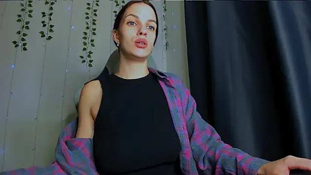 KarlaSim online show from November 11, 7:25 pm