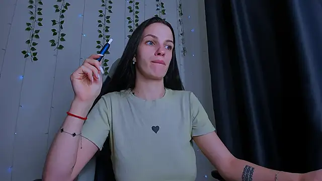 KarlaSim online show from December 17, 9:54 pm