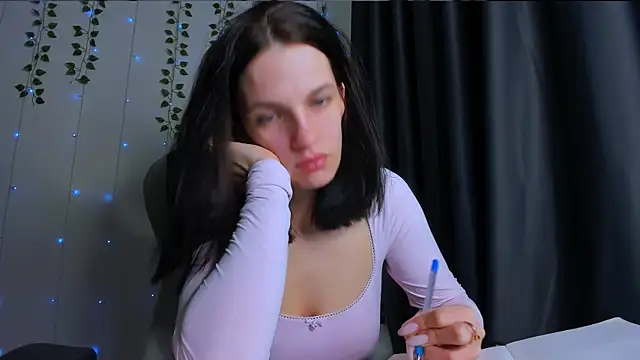 KarlaSim online show from March 11, 2:56 pm