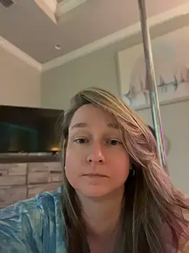 Vivian MayXxX online show from May 3, 7:31 pm