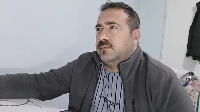 Snapshot of ZYXEL353 chatting on March 3, 10:04 pm ZYXEL353 online show from March 3, 10:04 pm