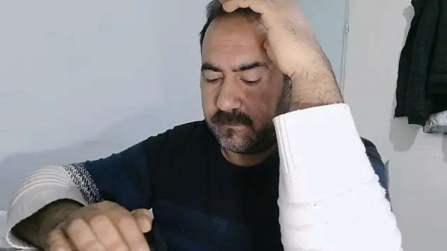 Snapshot of ZYXEL353 chatting on March 7, 11:24 pm ZYXEL353 online show from March 7, 11:24 pm