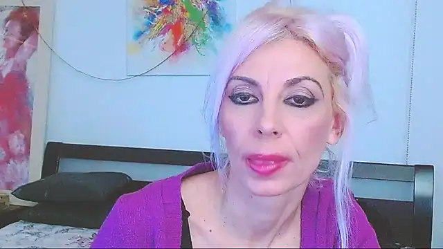 Snapshot of HoneyLara chatting on February 4, 2:07 am HoneyLara online show from February 4, 2:07 am