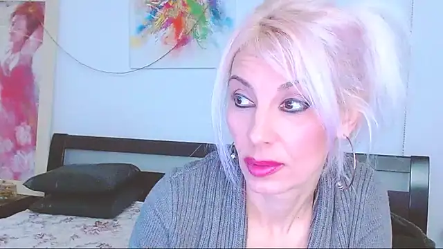 Snapshot of HoneyLara chatting on February 7, 7:49 pm HoneyLara online show from February 7, 7:49 pm