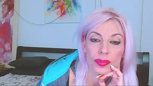Snapshot of HoneyLara chatting on February 13, 2:23 am HoneyLara online show from February 13, 2:23 am
