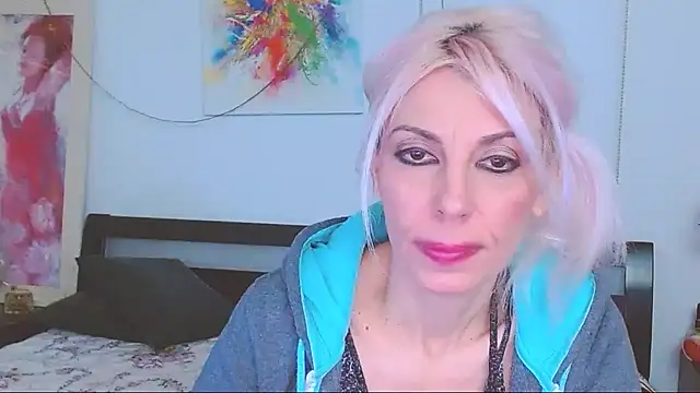Snapshot of HoneyLara chatting on February 16, 2:31 am HoneyLara online show from February 16, 2:31 am