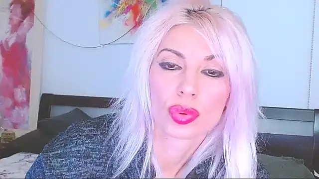 Snapshot of HoneyLara chatting on February 17, 8:04 pm HoneyLara online show from February 17, 8:04 pm