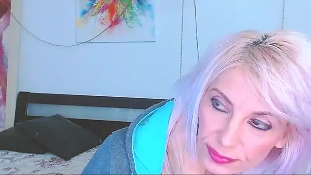 Snapshot of HoneyLara chatting on February 18, 10:14 pm HoneyLara online show from February 18, 10:14 pm