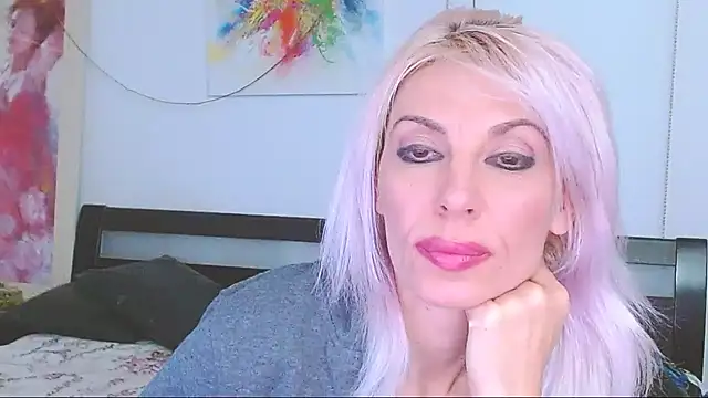 Snapshot of HoneyLara chatting on February 19, 5:49 am HoneyLara online show from February 19, 5:49 am