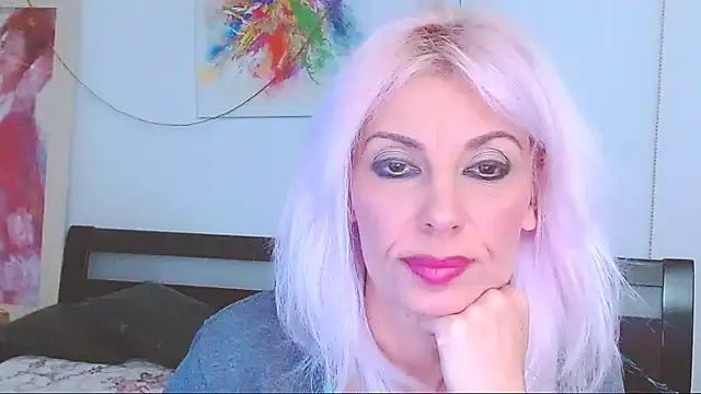 Snapshot of HoneyLara chatting on February 19, 8:20 pm HoneyLara online show from February 19, 8:20 pm