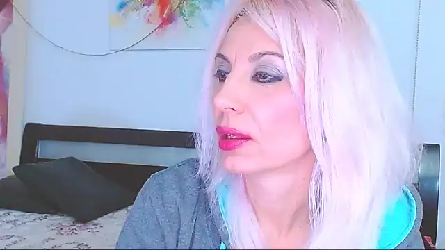 Snapshot of HoneyLara chatting on February 22, 3:12 am HoneyLara online show from February 22, 3:12 am