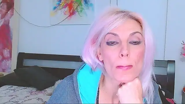 Snapshot of HoneyLara chatting on February 22, 11:03 pm HoneyLara online show from February 22, 11:03 pm