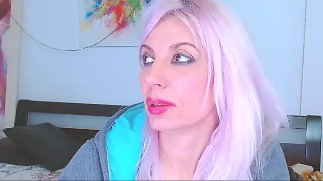 Snapshot of HoneyLara chatting on February 25, 5:08 am HoneyLara online show from February 25, 5:08 am