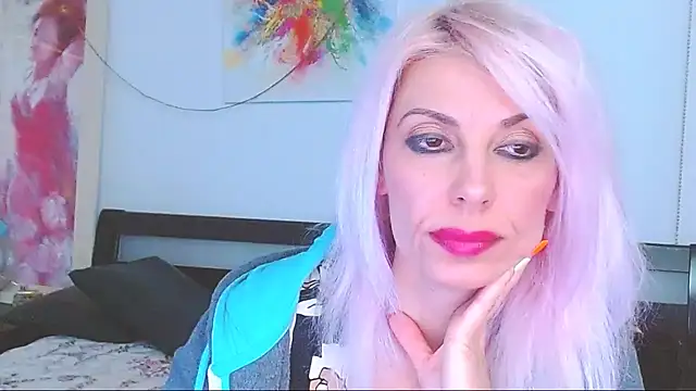Snapshot of HoneyLara chatting on February 28, 3:26 am HoneyLara online show from February 28, 3:26 am