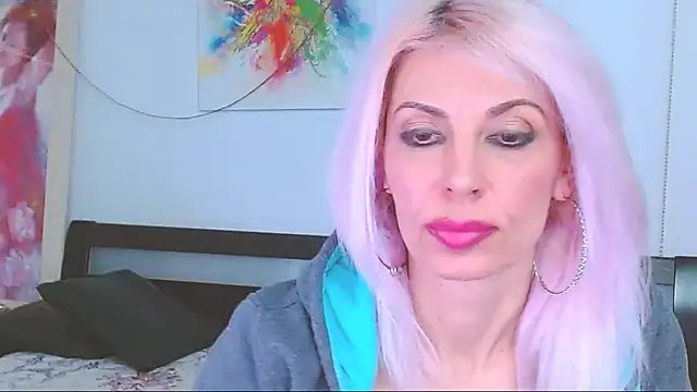 Snapshot of HoneyLara chatting on February 28, 6:54 am HoneyLara online show from February 28, 6:54 am