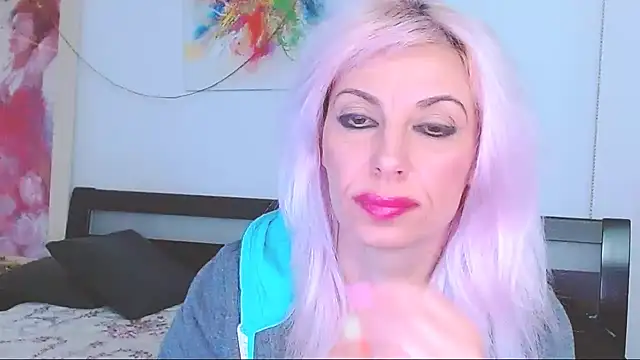 Snapshot of HoneyLara chatting on March 3, 1:53 am HoneyLara online show from March 3, 1:53 am