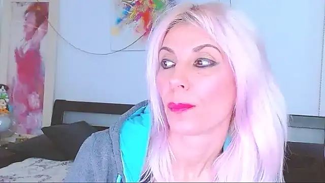 Snapshot of HoneyLara chatting on March 3, 10:52 pm HoneyLara online show from March 3, 10:52 pm