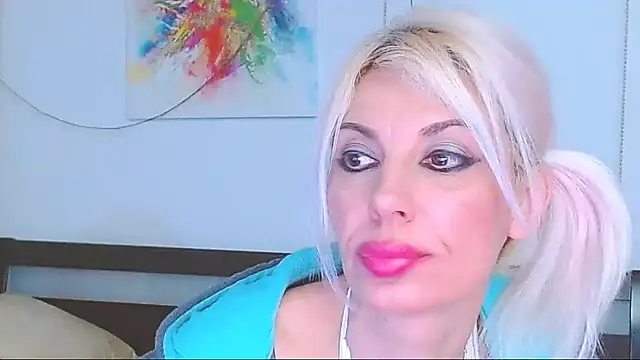 Snapshot of HoneyLara chatting on March 13, 3:11 am HoneyLara online show from March 13, 3:11 am