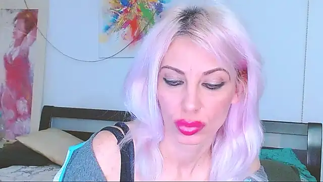 Snapshot of HoneyLara chatting on March 16, 2:10 am HoneyLara online show from March 16, 2:10 am