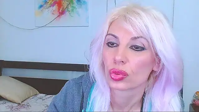 Snapshot of HoneyLara chatting on March 21, 2:28 am HoneyLara online show from March 21, 2:28 am