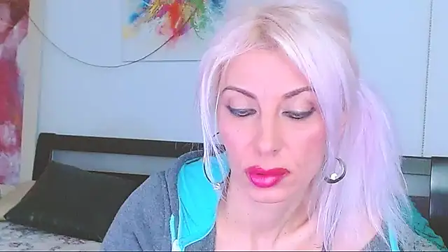 Snapshot of HoneyLara chatting on March 22, 8:26 pm HoneyLara online show from March 22, 8:26 pm
