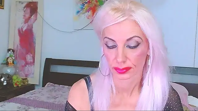 Snapshot of HoneyLara chatting on September 14, 8:52 pm HoneyLara online show from September 14, 8:52 pm