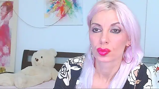 Snapshot of HoneyLara chatting on October 10, 8:52 pm HoneyLara online show from October 10, 8:52 pm