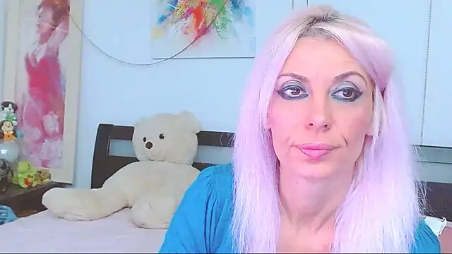 Snapshot of HoneyLara chatting on October 17, 8:55 pm HoneyLara online show from October 17, 8:55 pm
