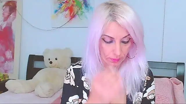 Snapshot of HoneyLara chatting on October 19, 8:53 pm HoneyLara online show from October 19, 8:53 pm