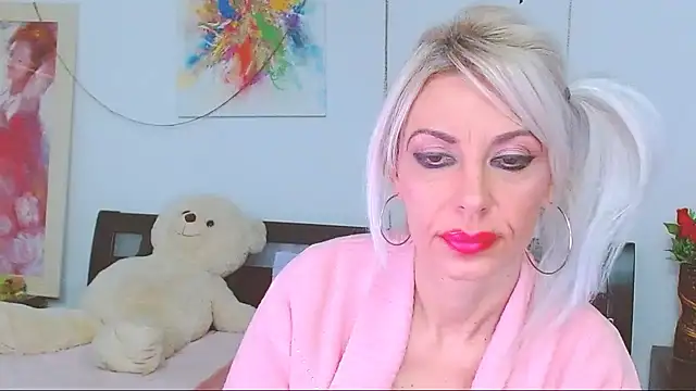 HoneyLara online show from January 18, 12:47 am