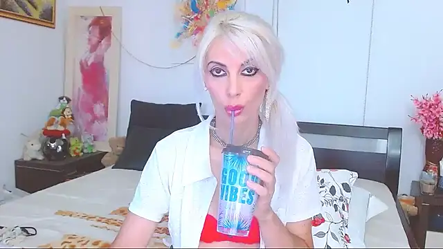 HoneyLara online show from July 31, 2:27 pm