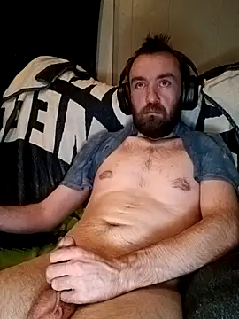 Snapshot of ShadowyTube chatting on February 5, 5:23 am ShadowyTube online show from February 5, 5:23 am