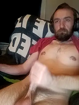 Snapshot of ShadowyTube chatting on February 7, 6:28 am ShadowyTube online show from February 7, 6:28 am