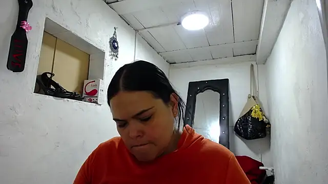 Snapshot of nattashafoxx chatting on December 2, 12:27 am nattashafoxx online show from December 2, 12:27 am