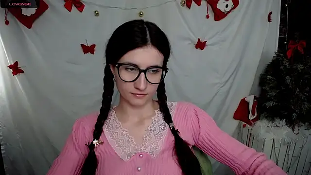 Snapshot of MaryEm976 chatting on January 11, 8:33 am MaryEm976 online show from January 11, 8:33 am