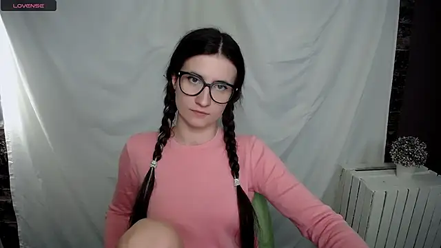 Snapshot of MaryEm976 chatting on January 21, 3:43 pm MaryEm976 online show from January 21, 3:43 pm