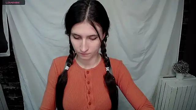 Snapshot of MaryEm976 chatting on January 24, 8:44 am MaryEm976 online show from January 24, 8:44 am