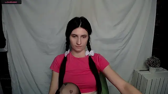 Snapshot of MaryEm976 chatting on January 29, 8:08 am MaryEm976 online show from January 29, 8:08 am